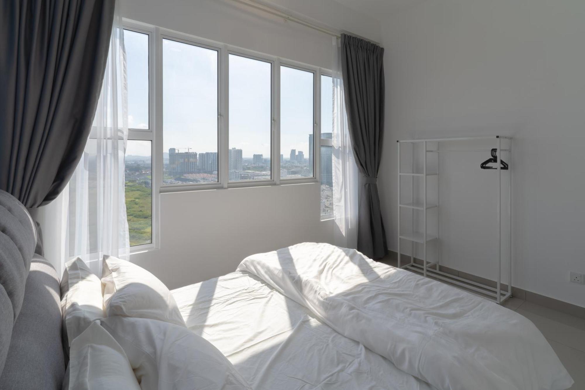 Amber Cove Impression By Dawn Free Netflix Apartment Malacca