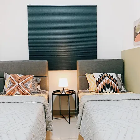 Amber Cove Impression City Melaka By Dawn Stay Free Netflix Room photo