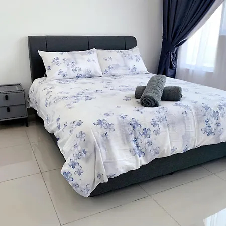 Amber Cove Impression City Melaka By Dawn Stay Free Netflix Room photo
