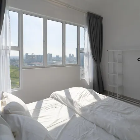 Amber Cove Impression City Melaka By Dawn Stay Free Netflix Room photo