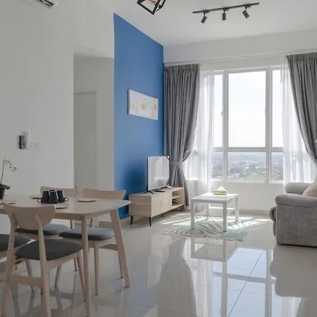 Amber Cove Impression City Melaka By Dawn Stay Free Netflix Room photo