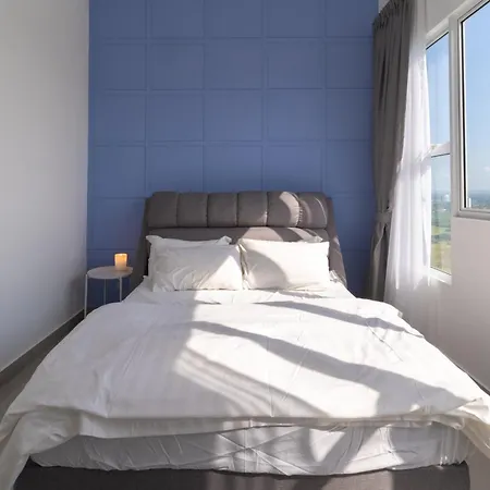 Amber Cove Impression City Melaka By Dawn Stay Free Netflix Room photo